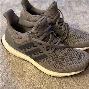 Adidas Men's Ultra Boost sz 7.5